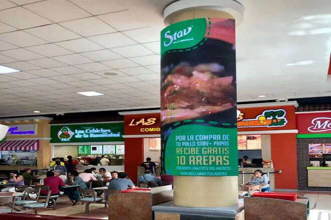 كيف يمكن لشاشات العرض LED ترقية صالات الطعام في مراكز التسوق