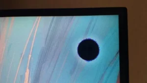 Aparecen puntos negros en las pantallas