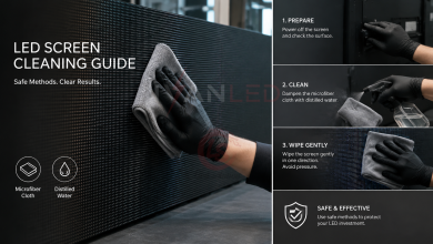 LED screen cleaning guide: hand wipes the screen with a microfiber cloth; icons for microfiber cloth and distilled water on the left side.